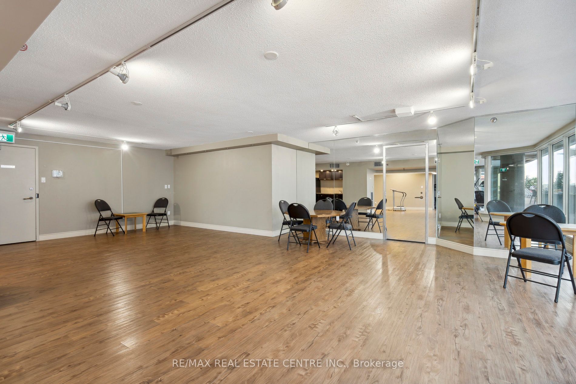 251 Queens Quay W, #504