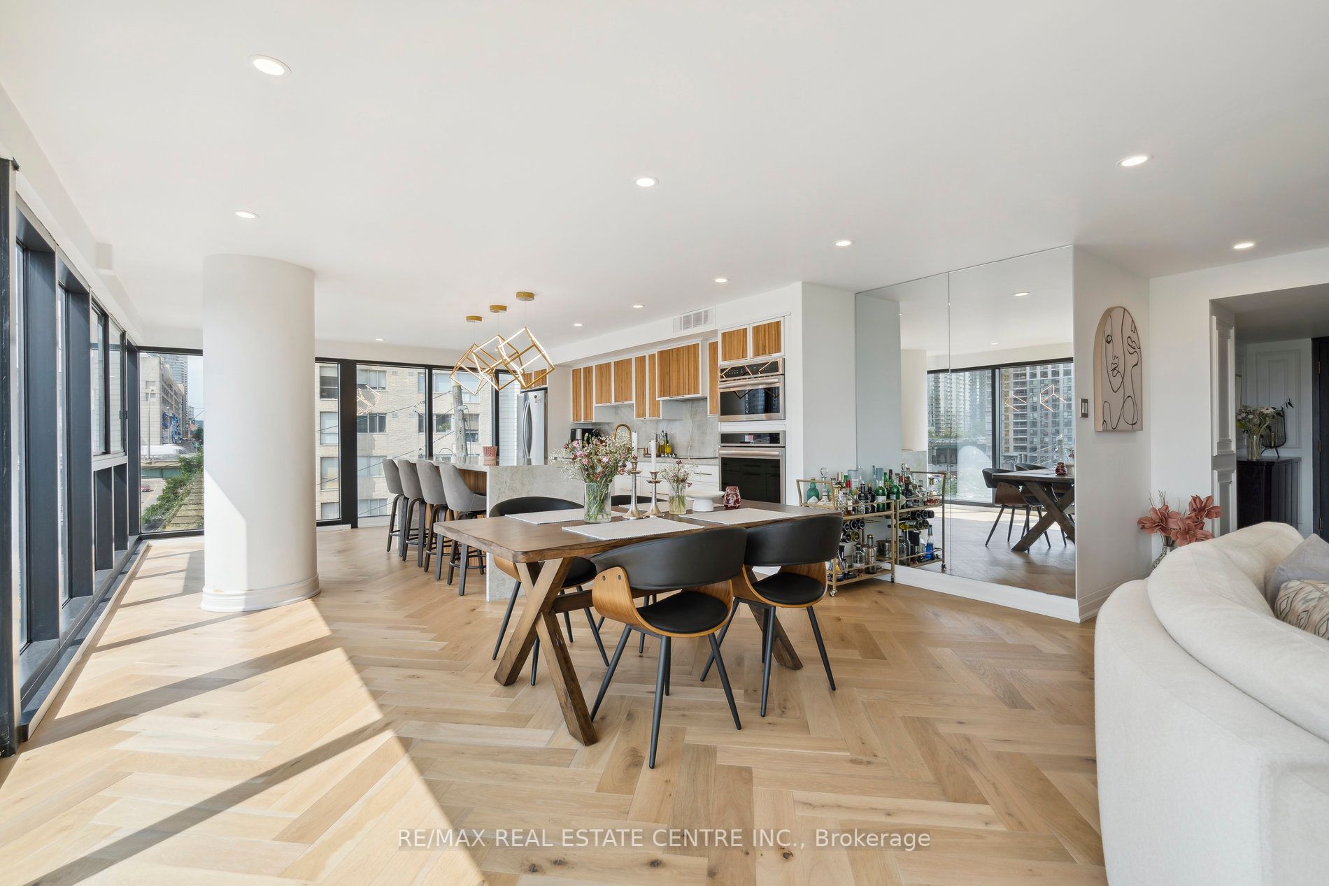 251 Queens Quay W, #504