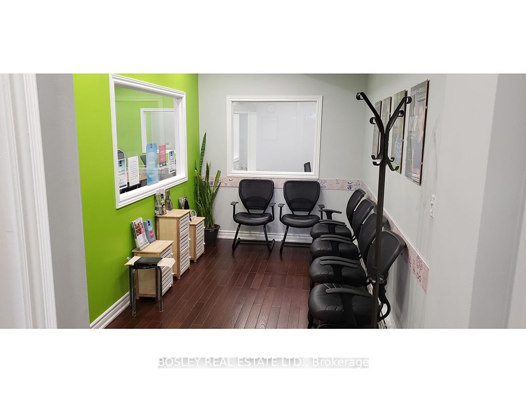 3310 Yonge St