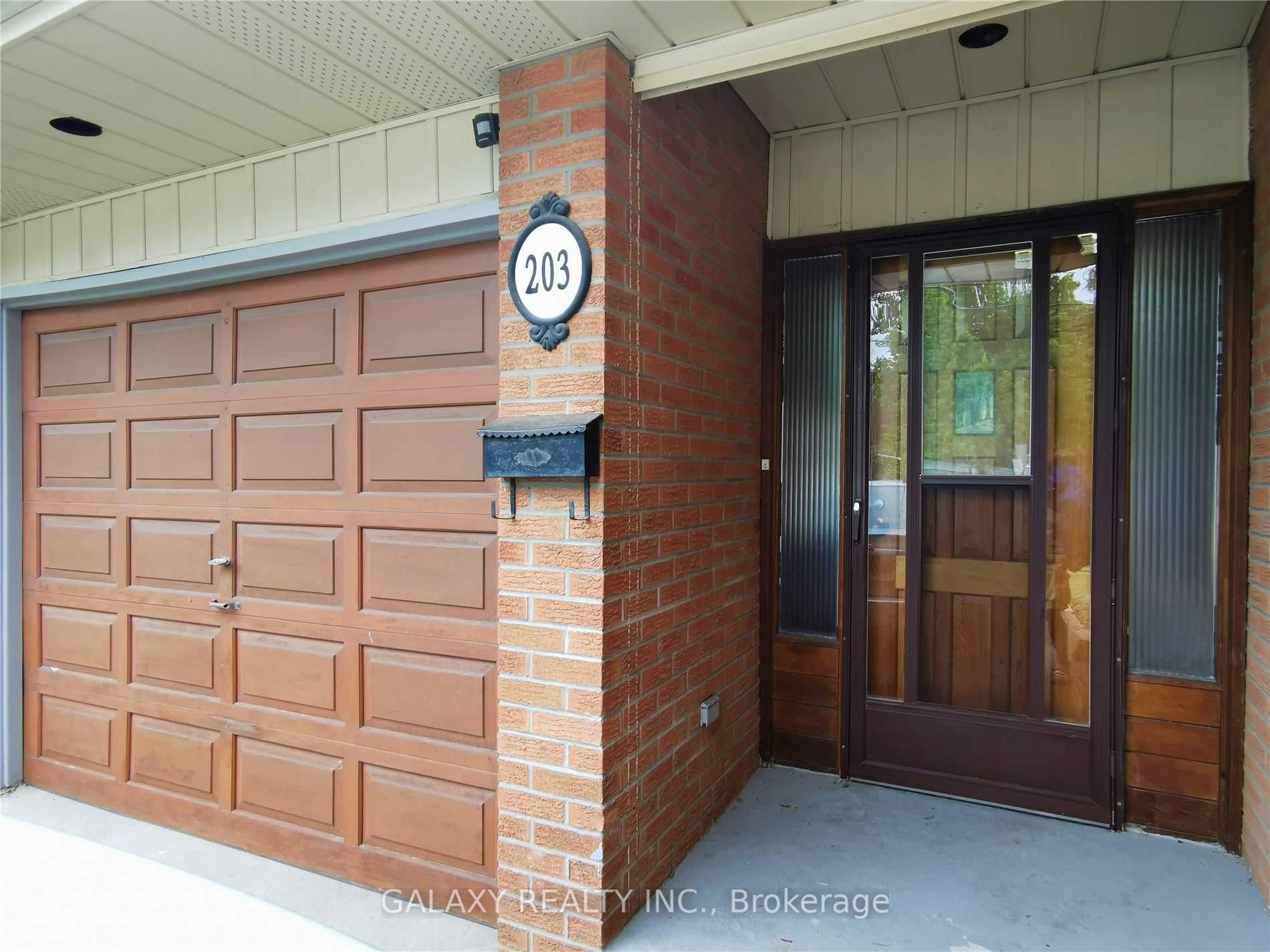 203 Harlandale Ave