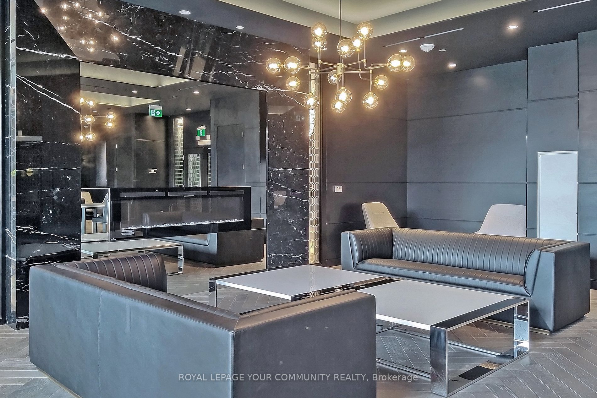 31 Tippett Rd, #215