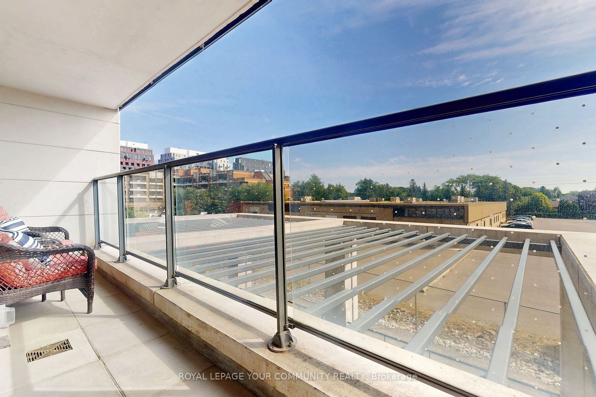 31 Tippett Rd, #215