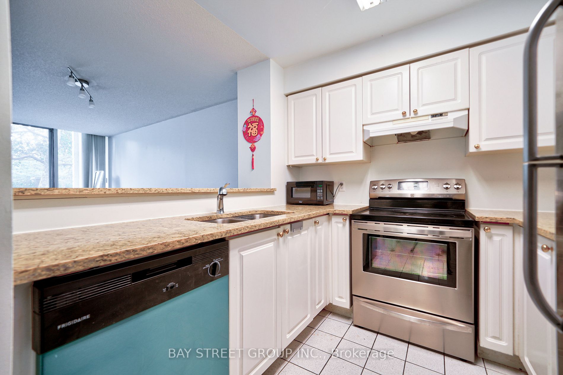 18 Pemberton Ave, #106