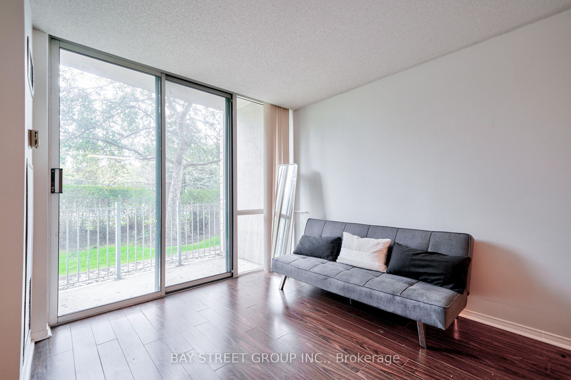 18 Pemberton Ave, #106