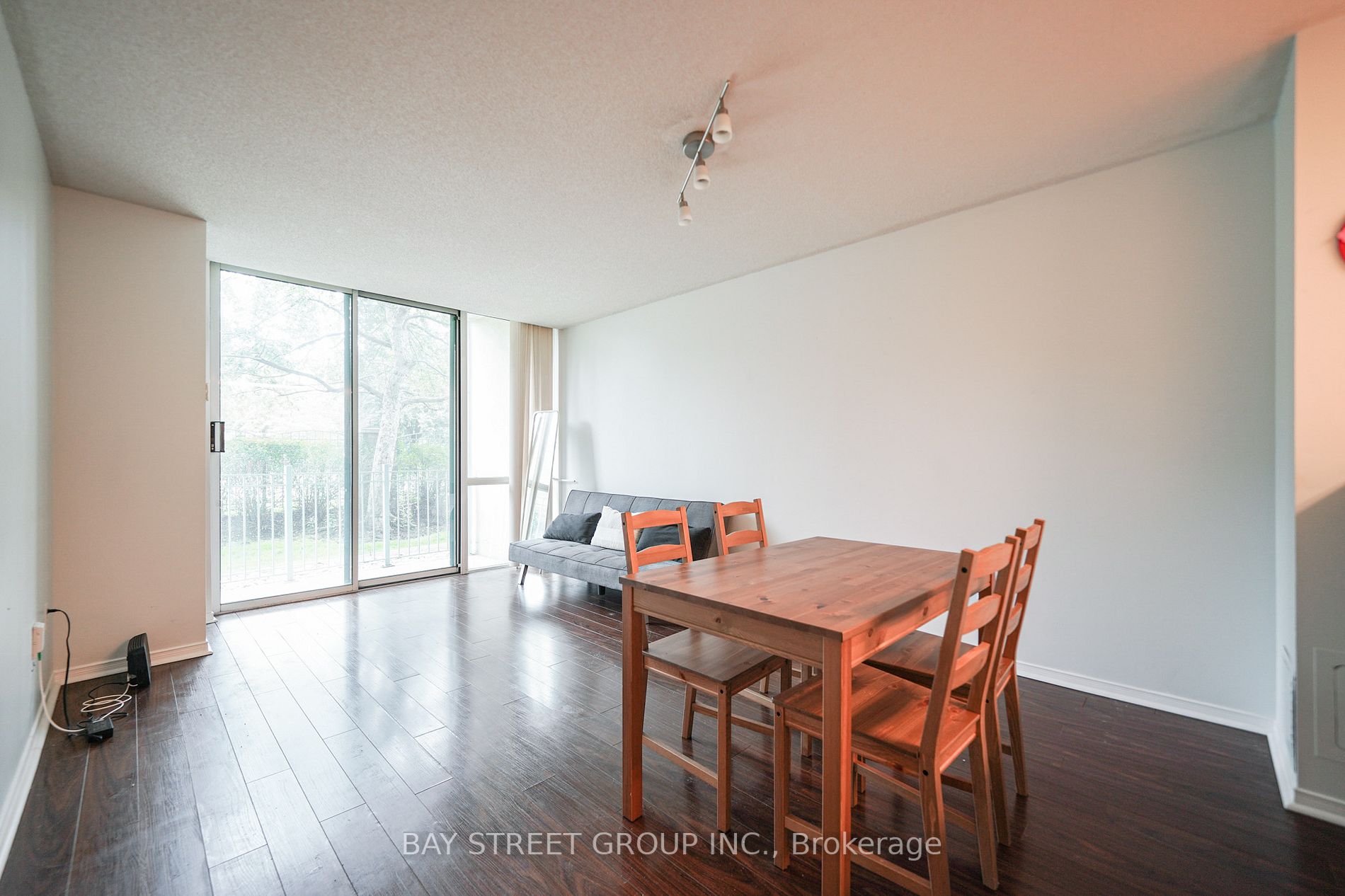 18 Pemberton Ave, #106