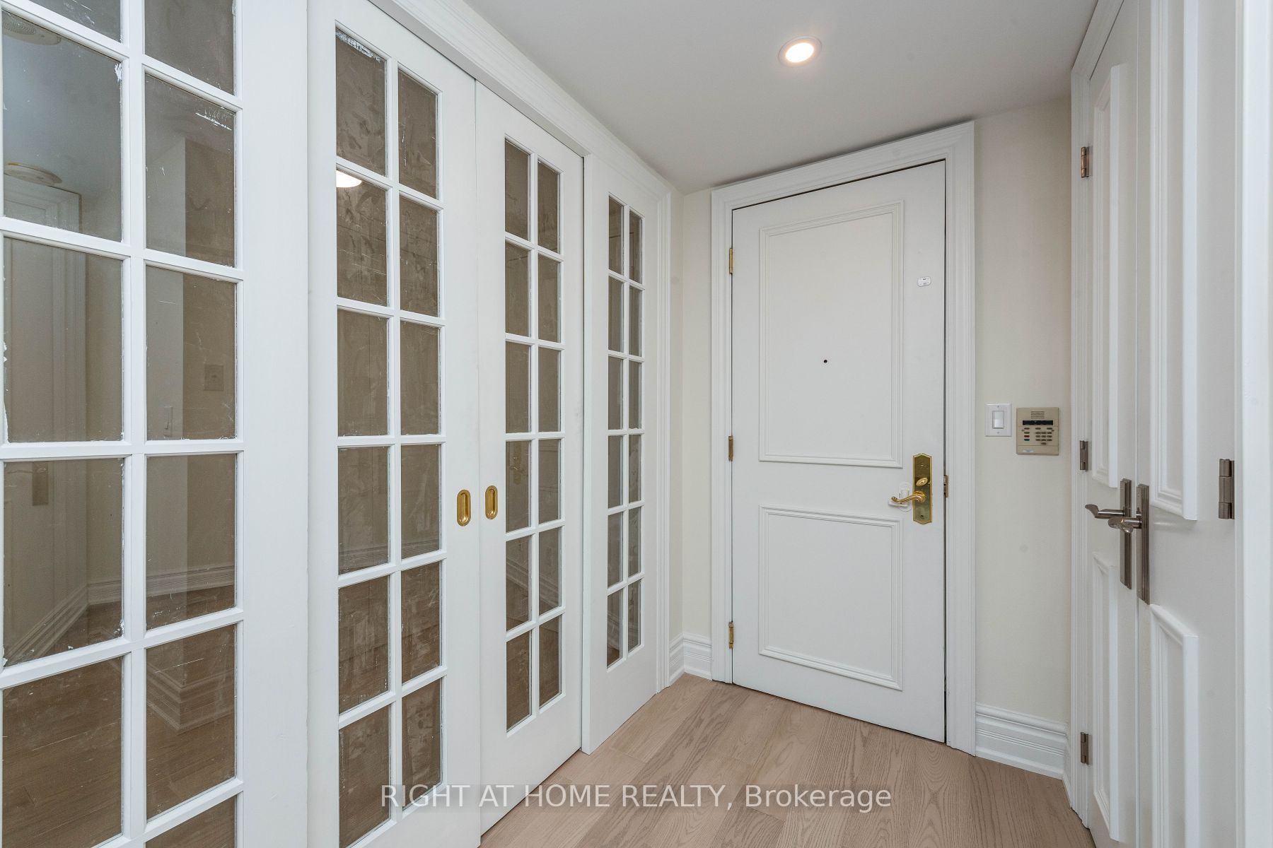 10 Old York Mills Road, #511