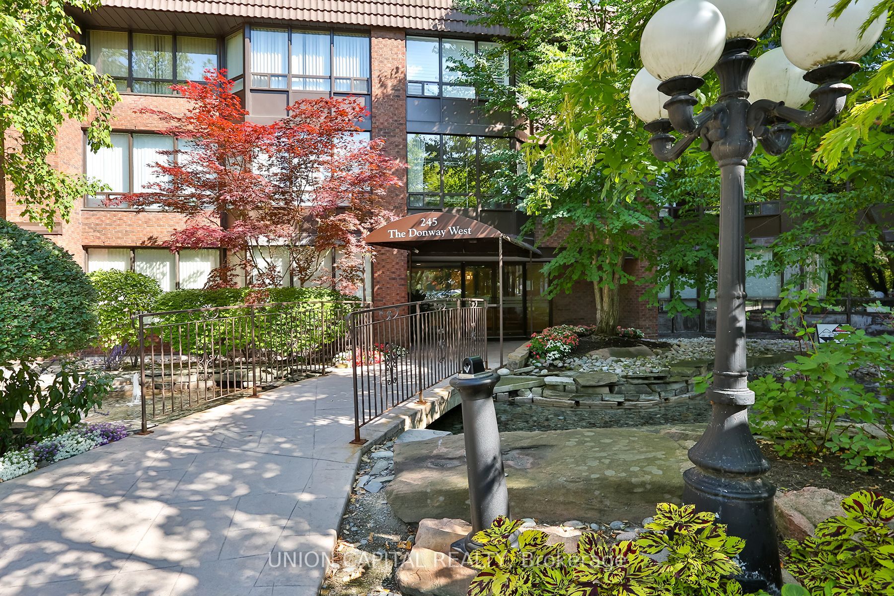 245 The Donway W, #208