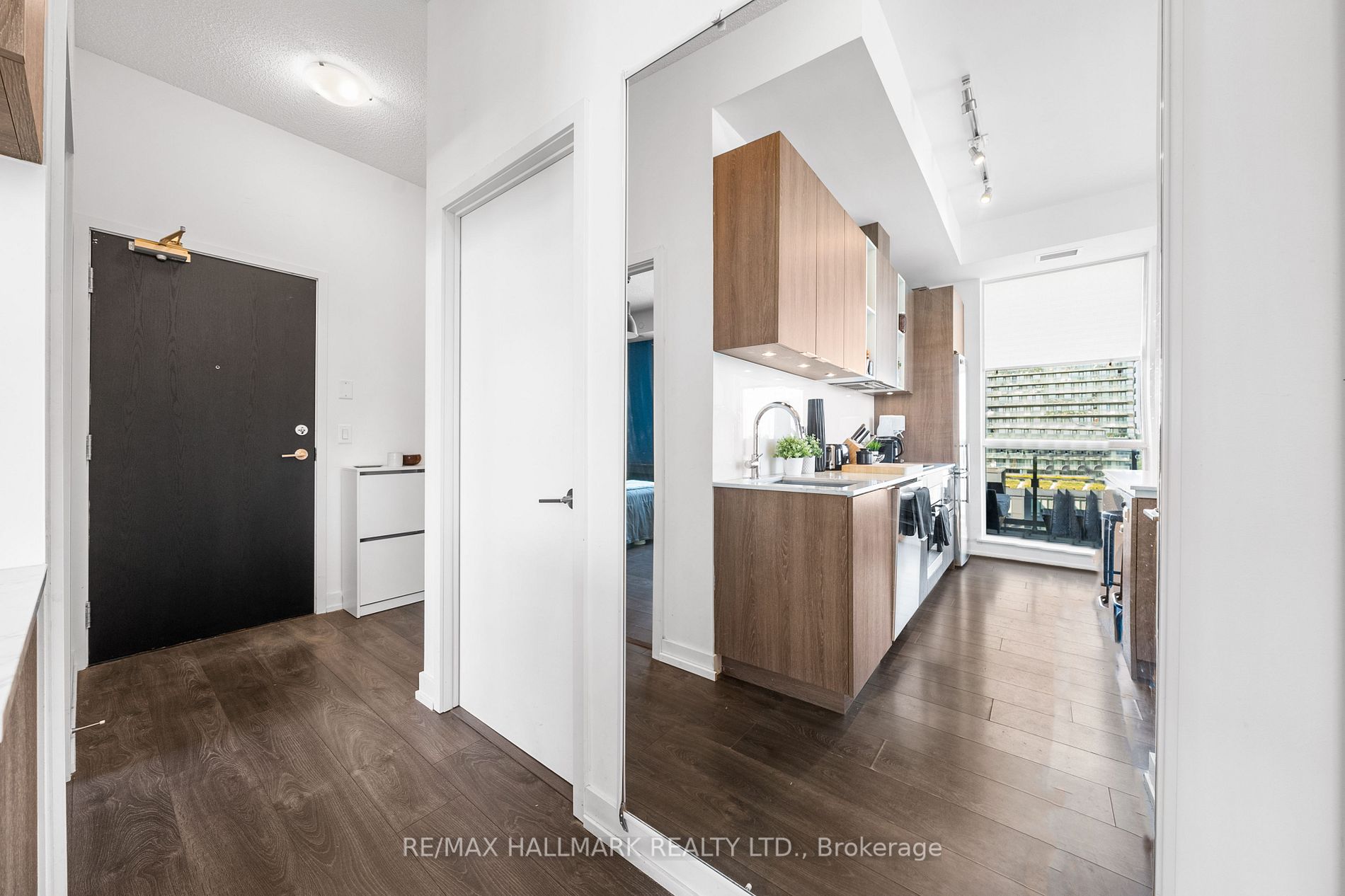 200 Sackville St, #1307