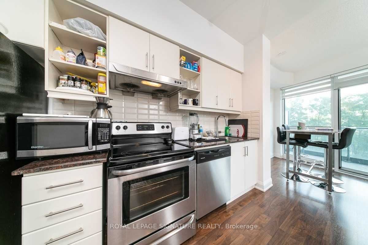 160 Vanderhoof Ave, #203