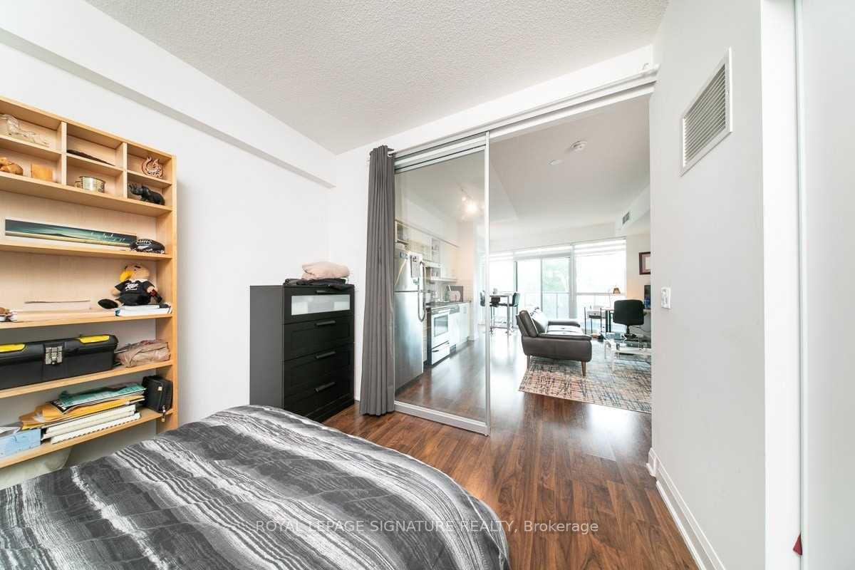 160 Vanderhoof Ave, #203