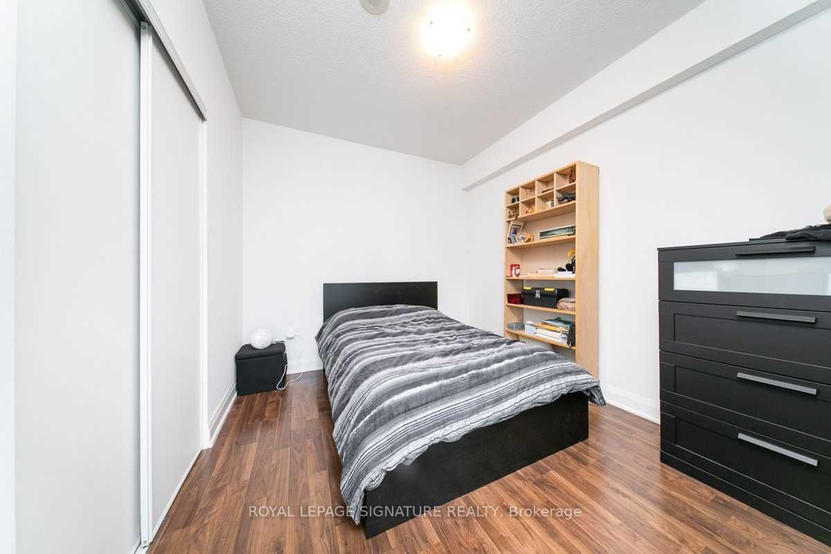 160 Vanderhoof Ave, #203