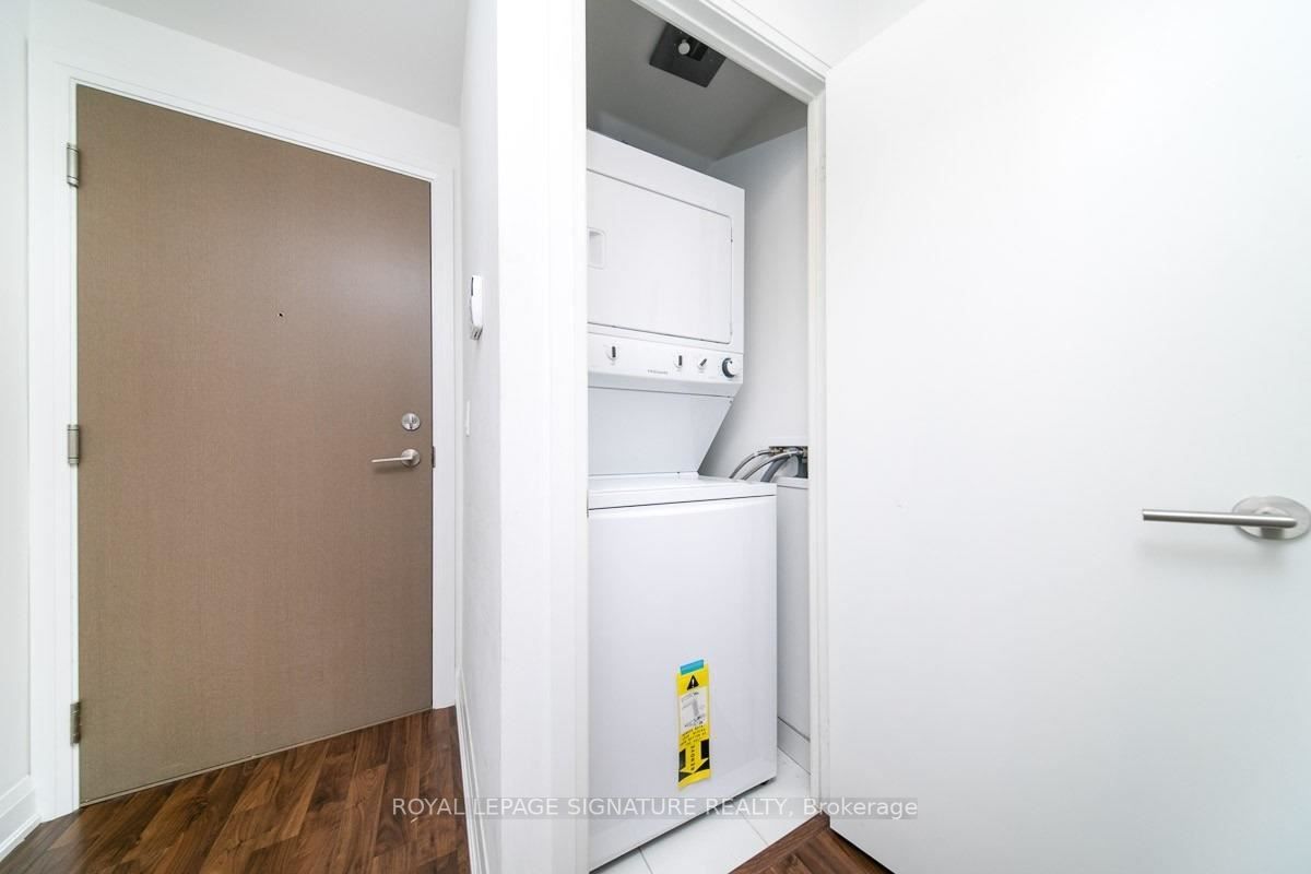 160 Vanderhoof Ave, #203