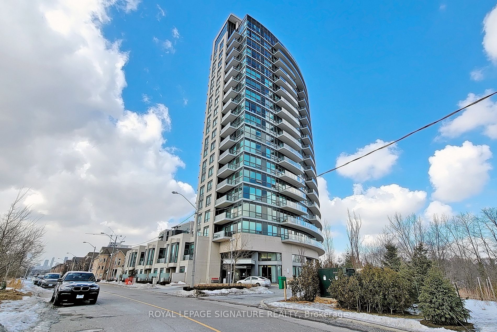 160 Vanderhoof Ave, #203