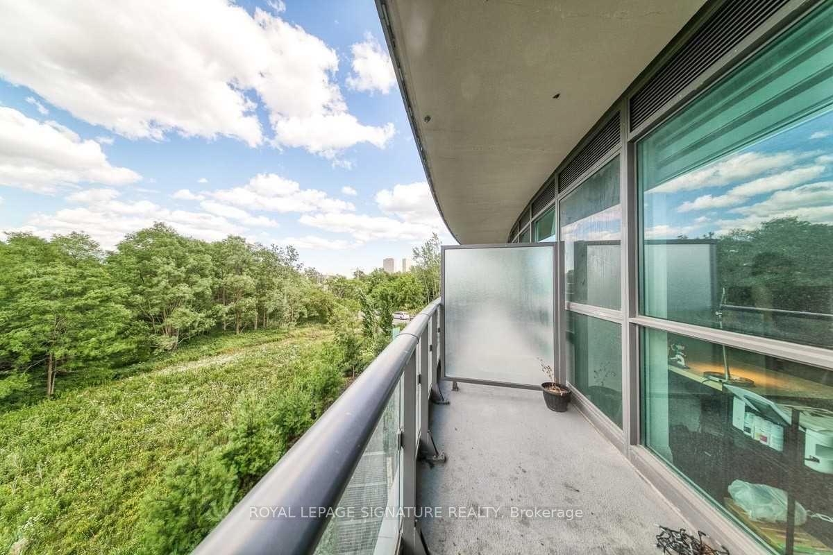 160 Vanderhoof Ave, #203