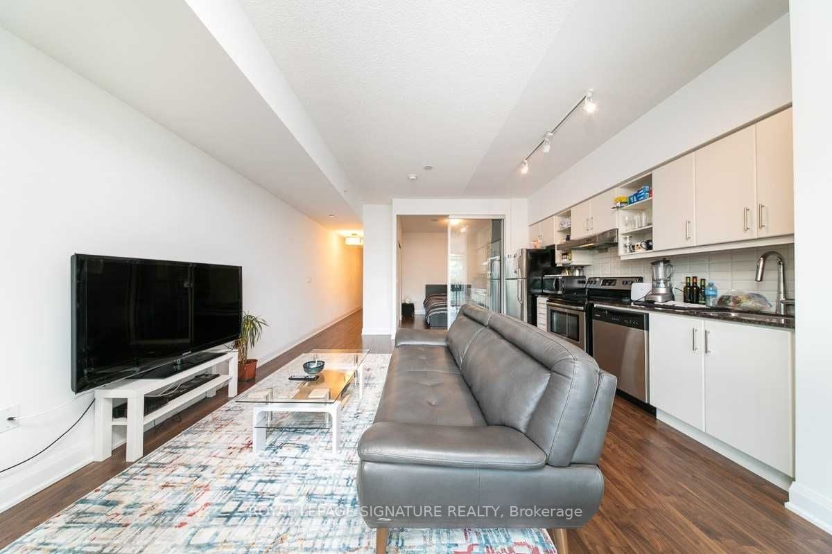 160 Vanderhoof Ave, #203