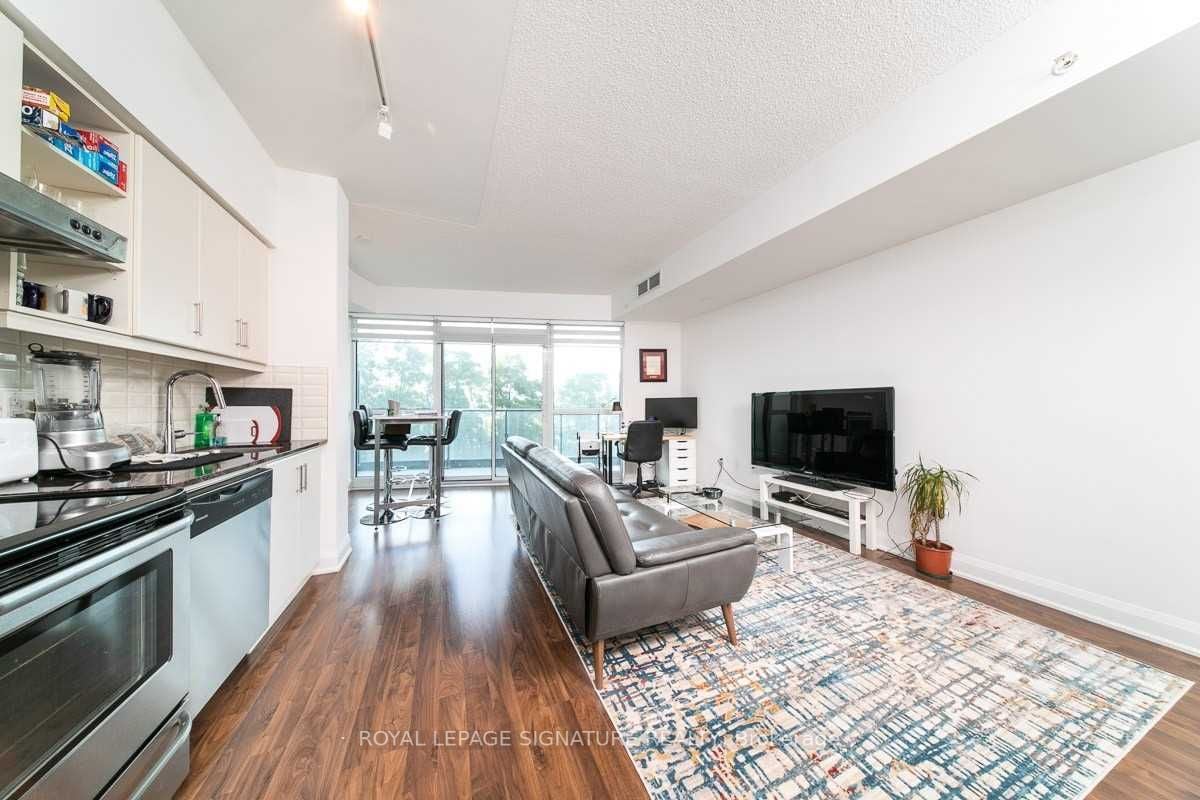 160 Vanderhoof Ave, #203