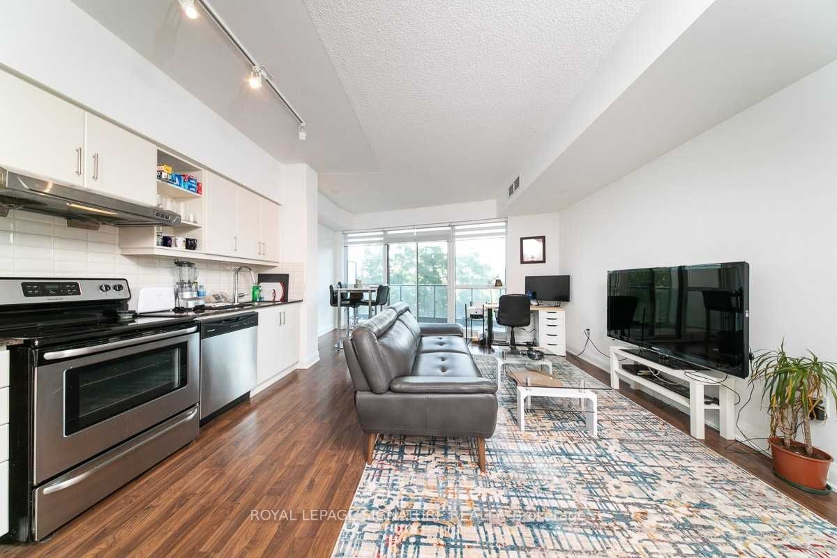 160 Vanderhoof Ave, #203