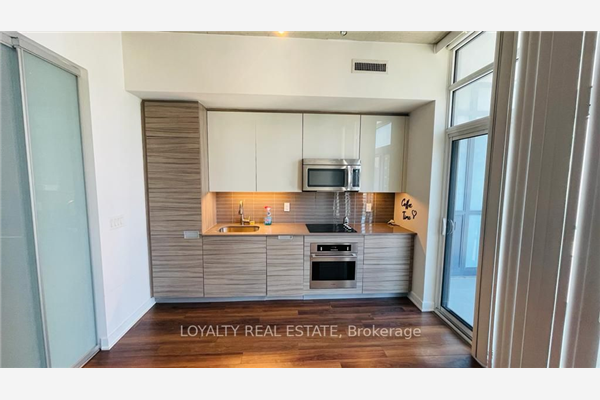 210 Simcoe St, Toronto
