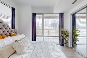 18 Maitland Terr, #1110