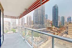 18 Maitland Terr, #1110