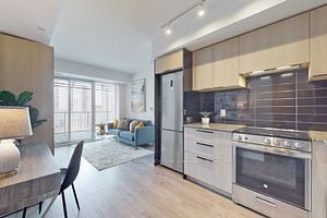18 Maitland Terr, #1110
