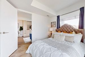 18 Maitland Terr, #1110