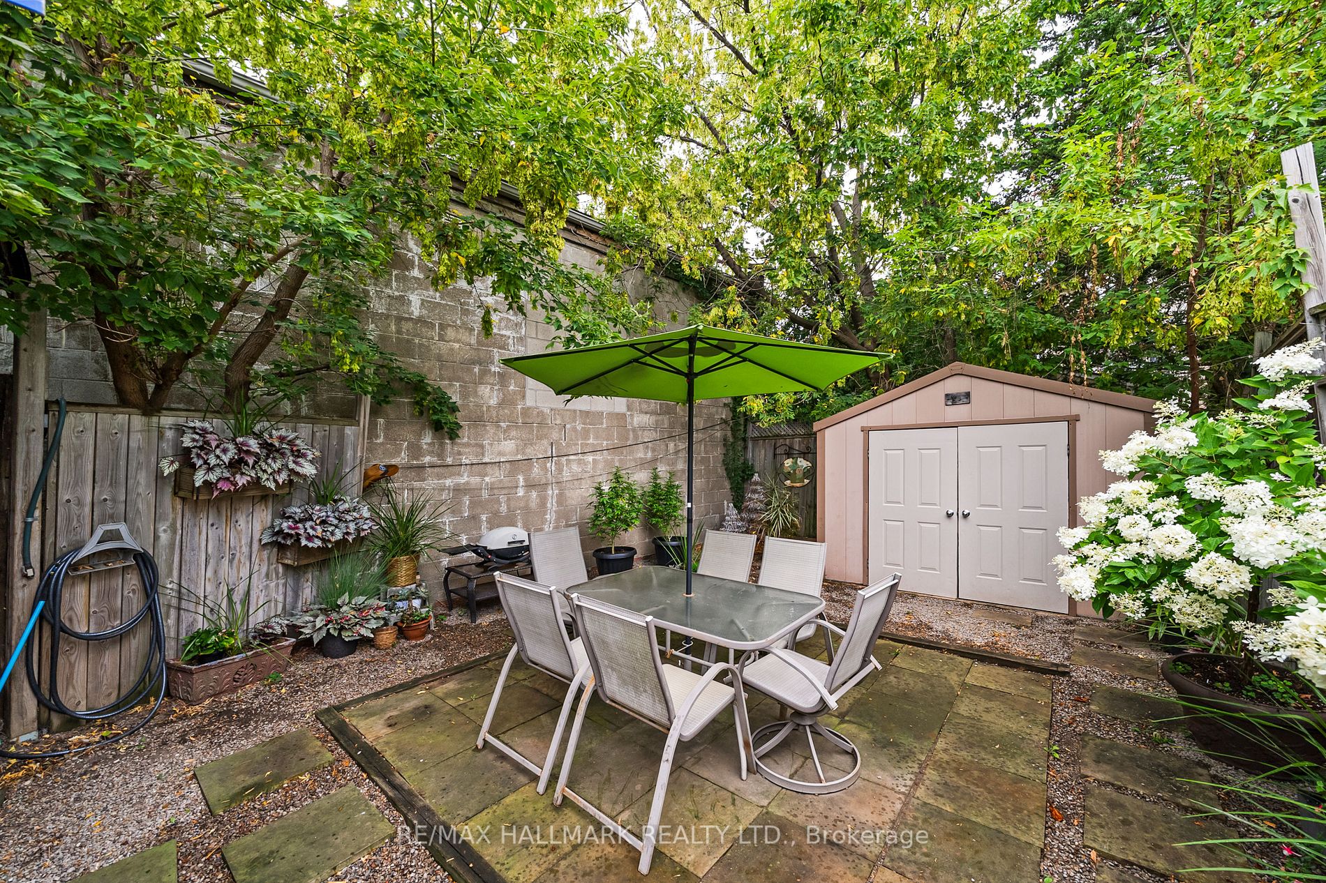 216 Brooke Ave
