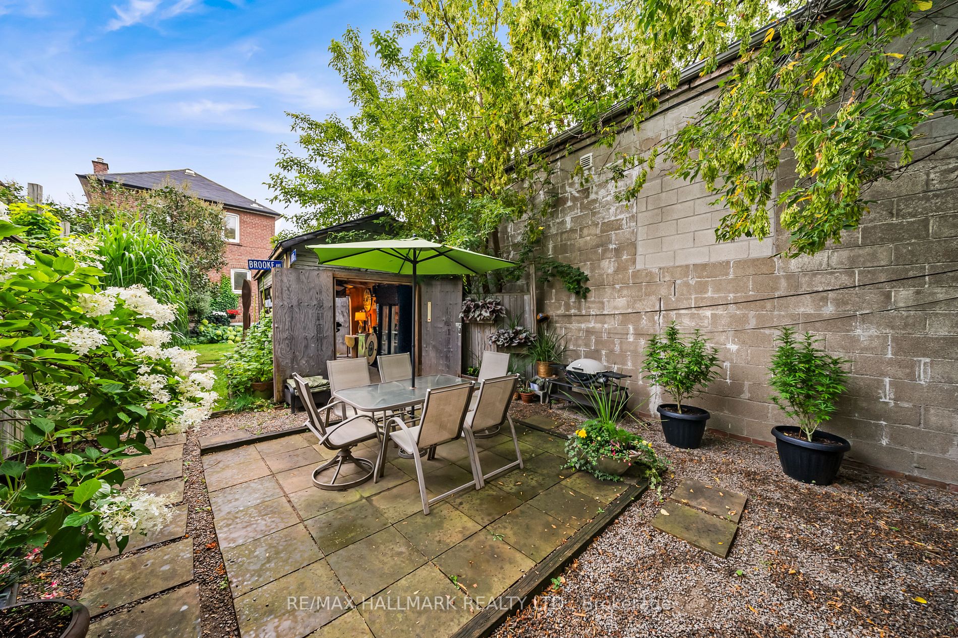 216 Brooke Ave