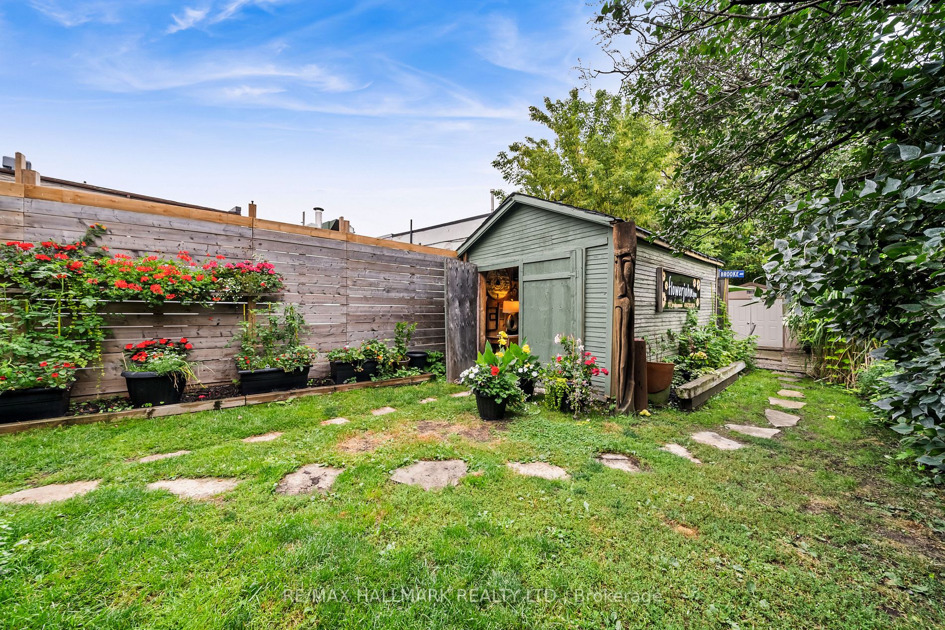 216 Brooke Ave