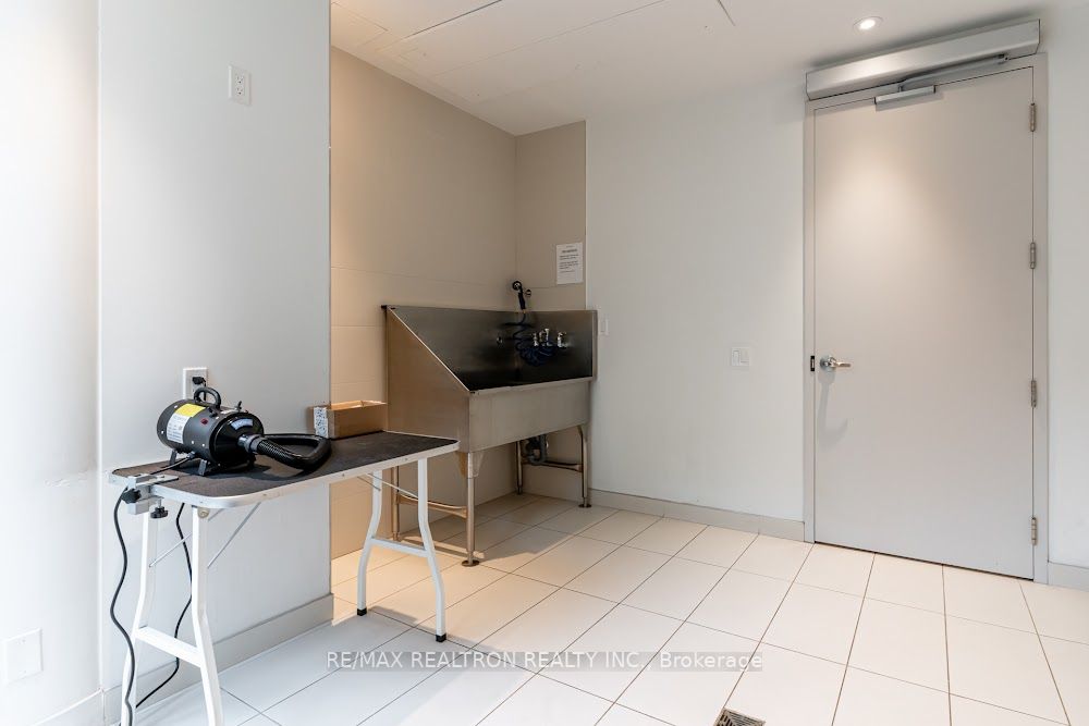 33 Helendale Avenue, #2905