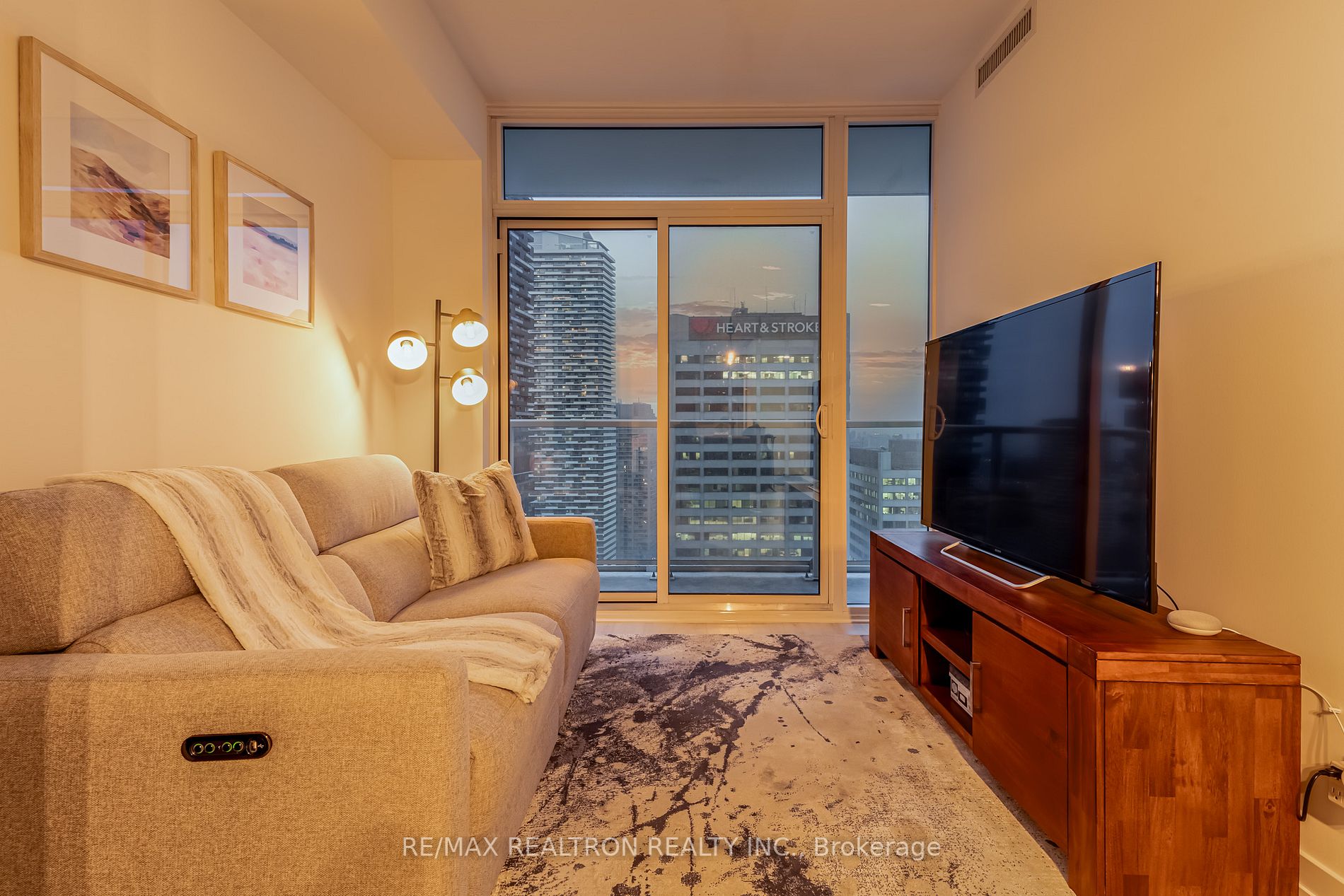 33 Helendale Avenue, #2905