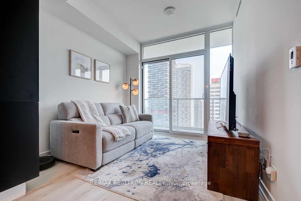 33 Helendale Avenue, #2905
