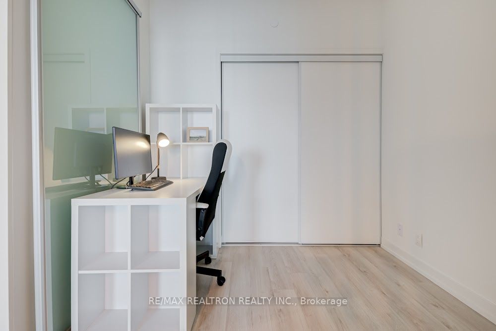 33 Helendale Avenue, #2905
