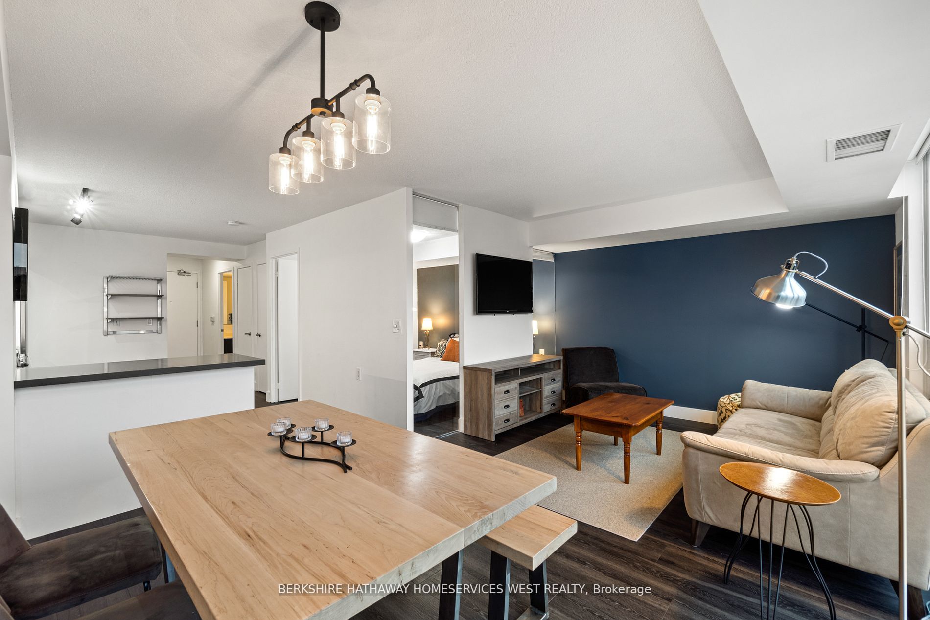 320 Richmond St E, #1410