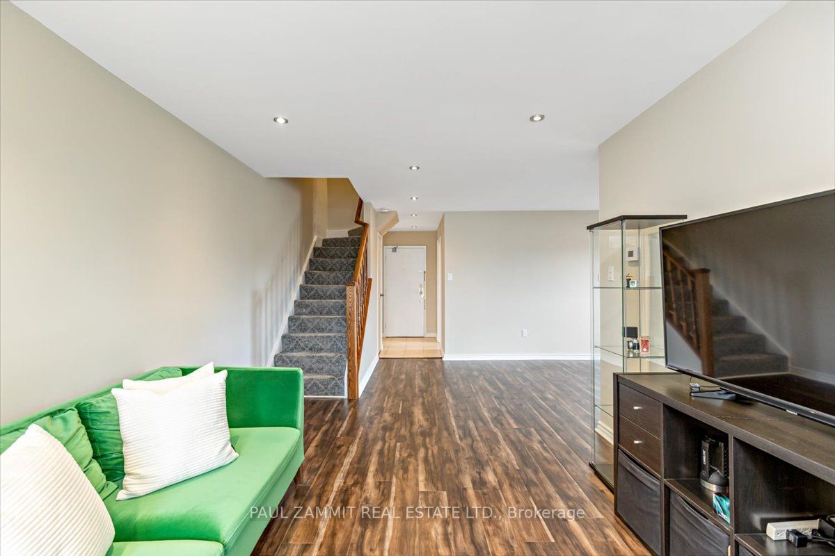 4001 Don Mills Rd, #243
