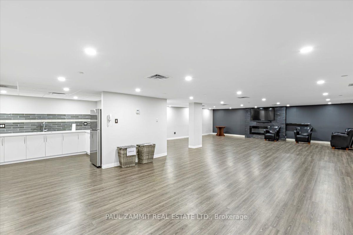 4001 Don Mills Rd, #243