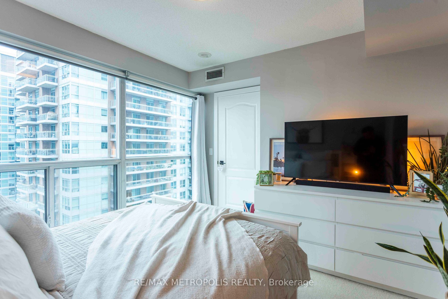 100 Western Battery Rd, #1802