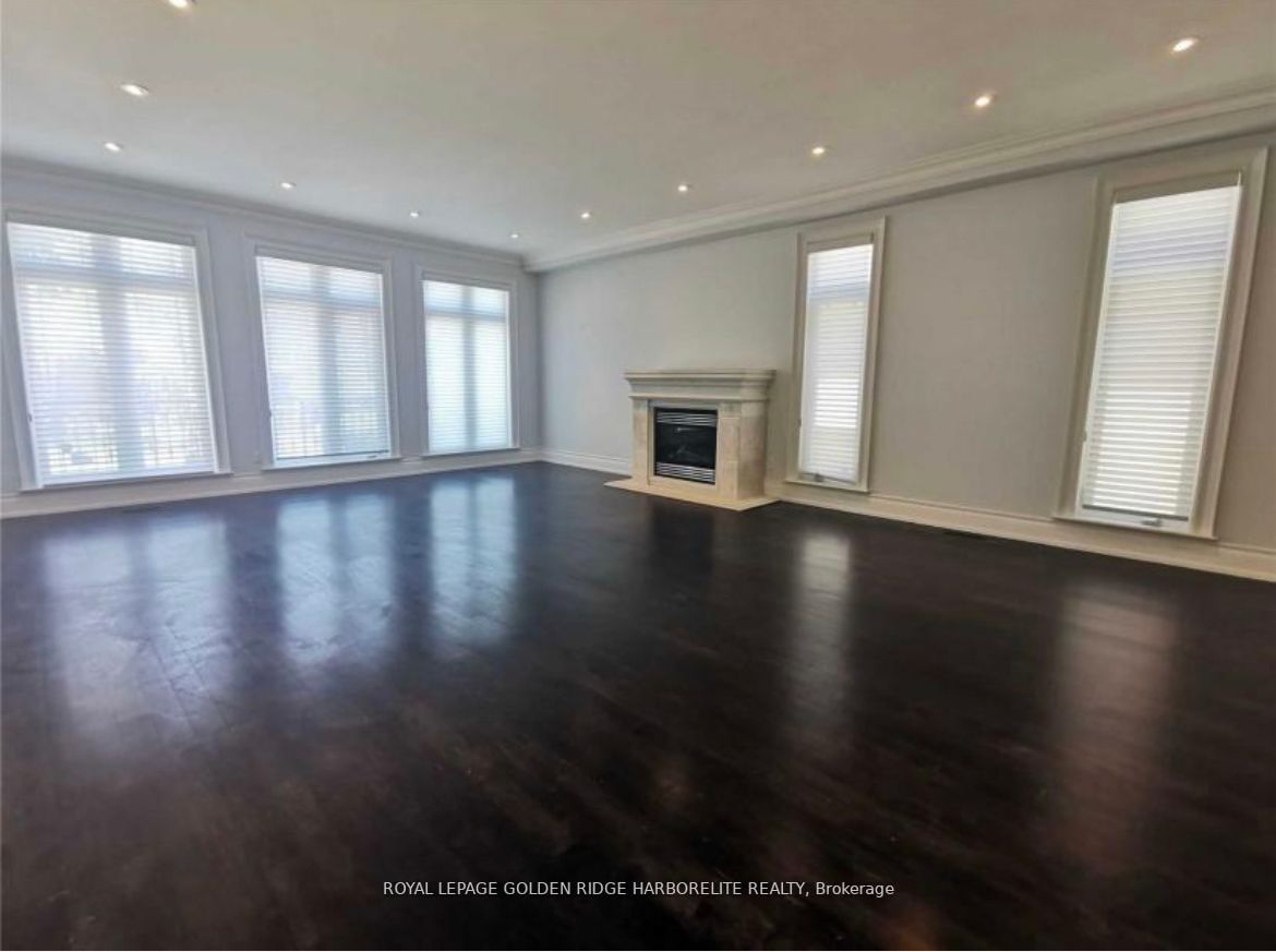 349 Douglas Ave