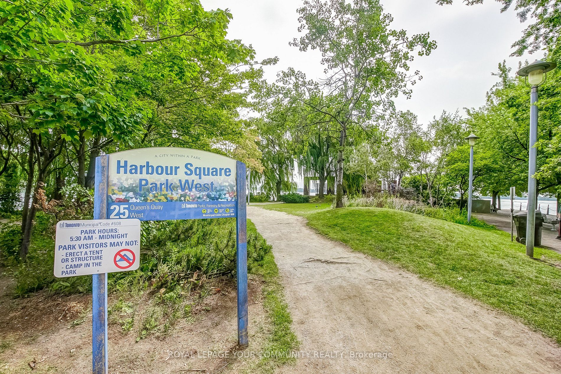 77 Harbour Sq W, #809