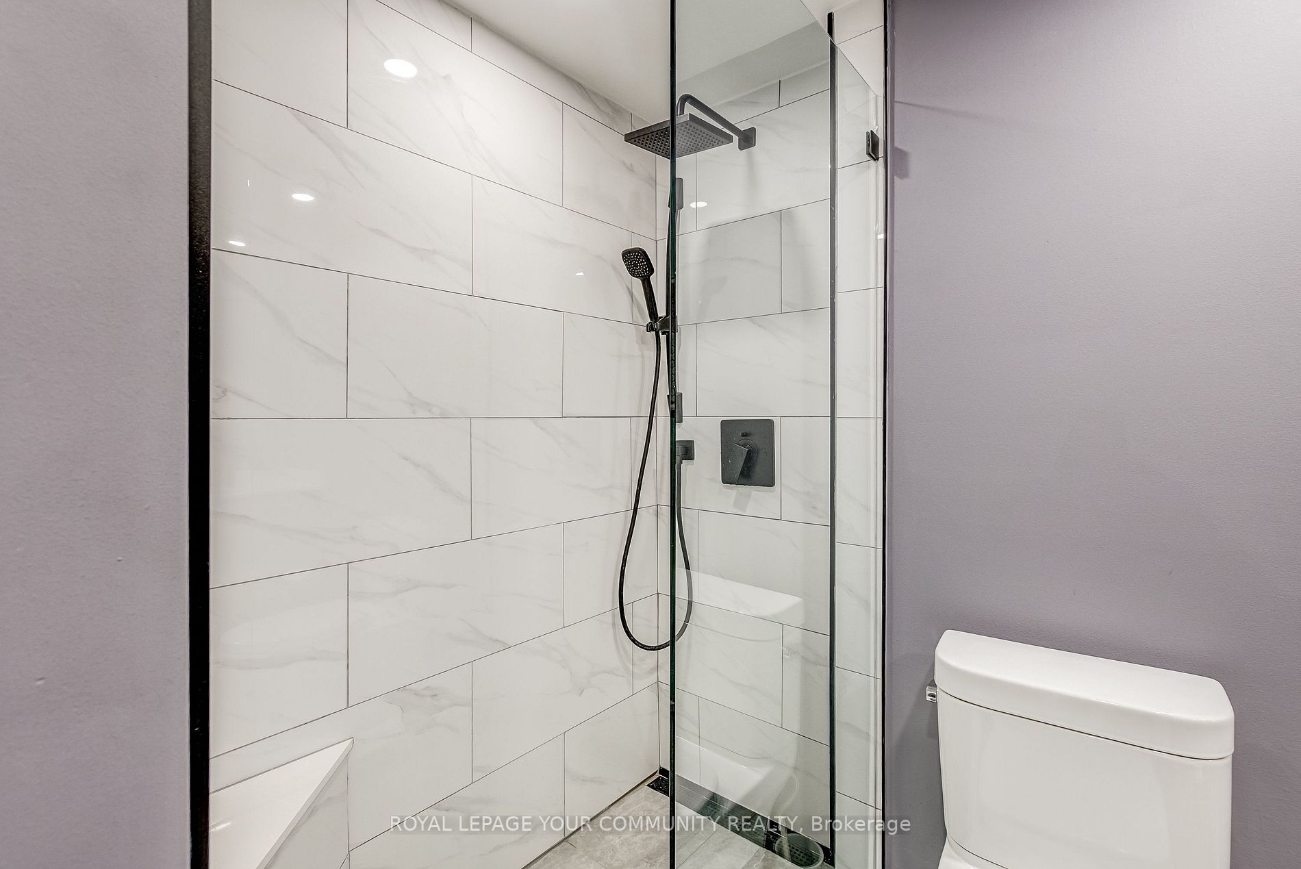 77 Harbour Sq W, #809