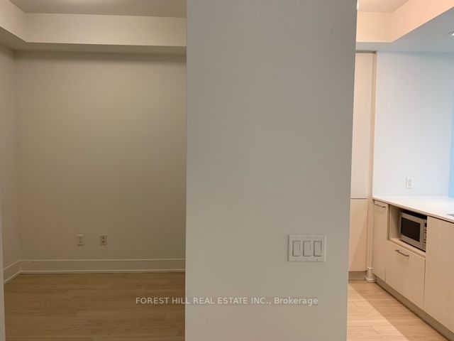 310 Tweedsmuir Ave, #406