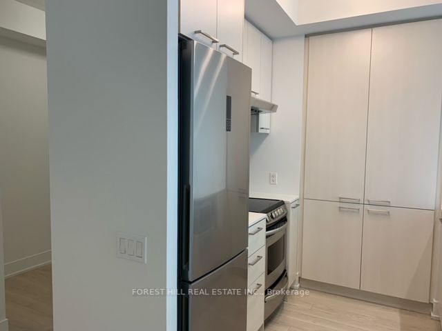 310 Tweedsmuir Ave, #406