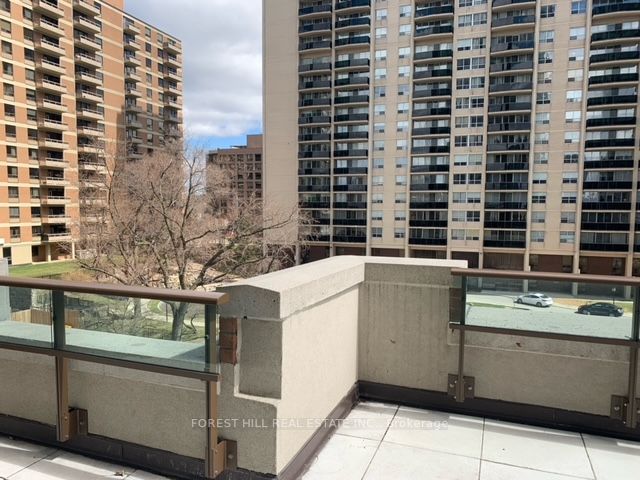 310 Tweedsmuir Ave, #406