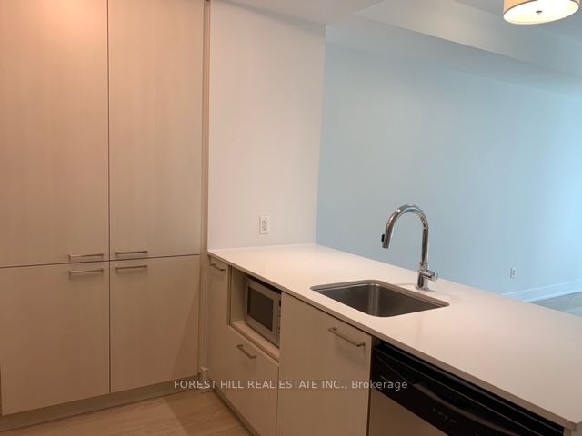 310 Tweedsmuir Ave, #406