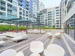 27 Bathurst St, #1501