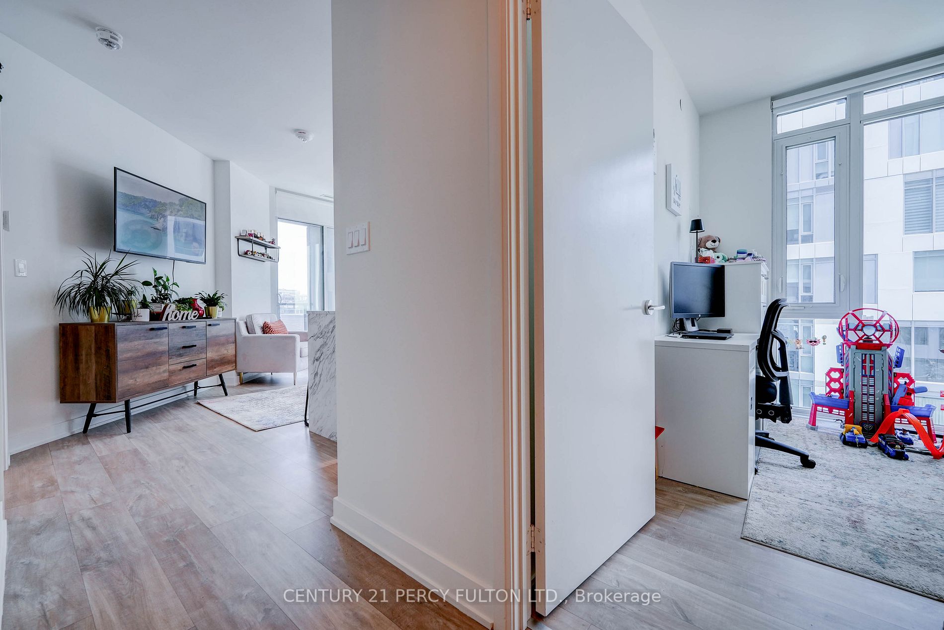 27 Bathurst St, #1501