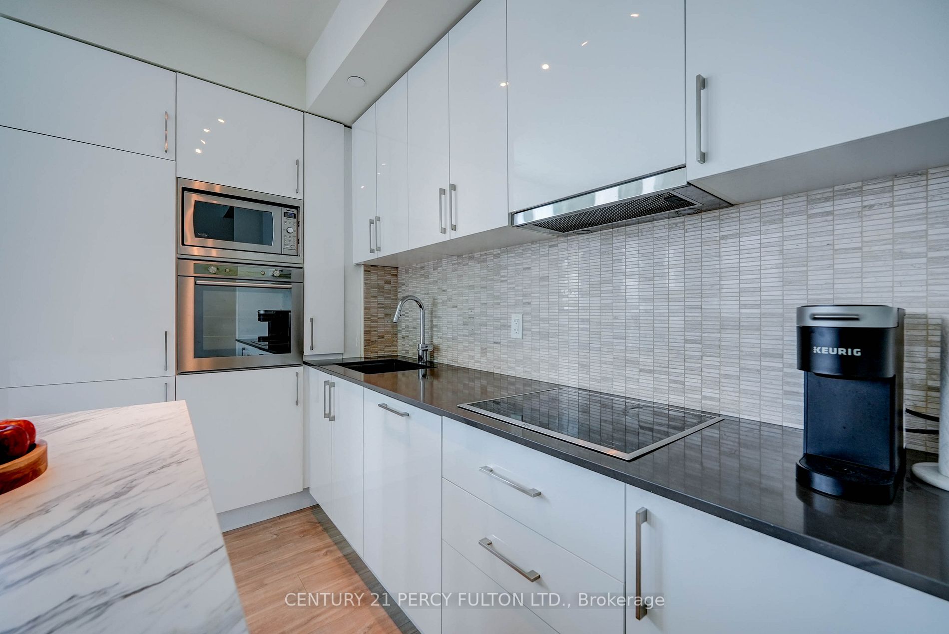 27 Bathurst St, #1501