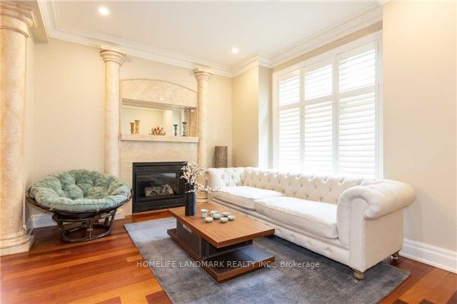 556 Old Orchard Grve