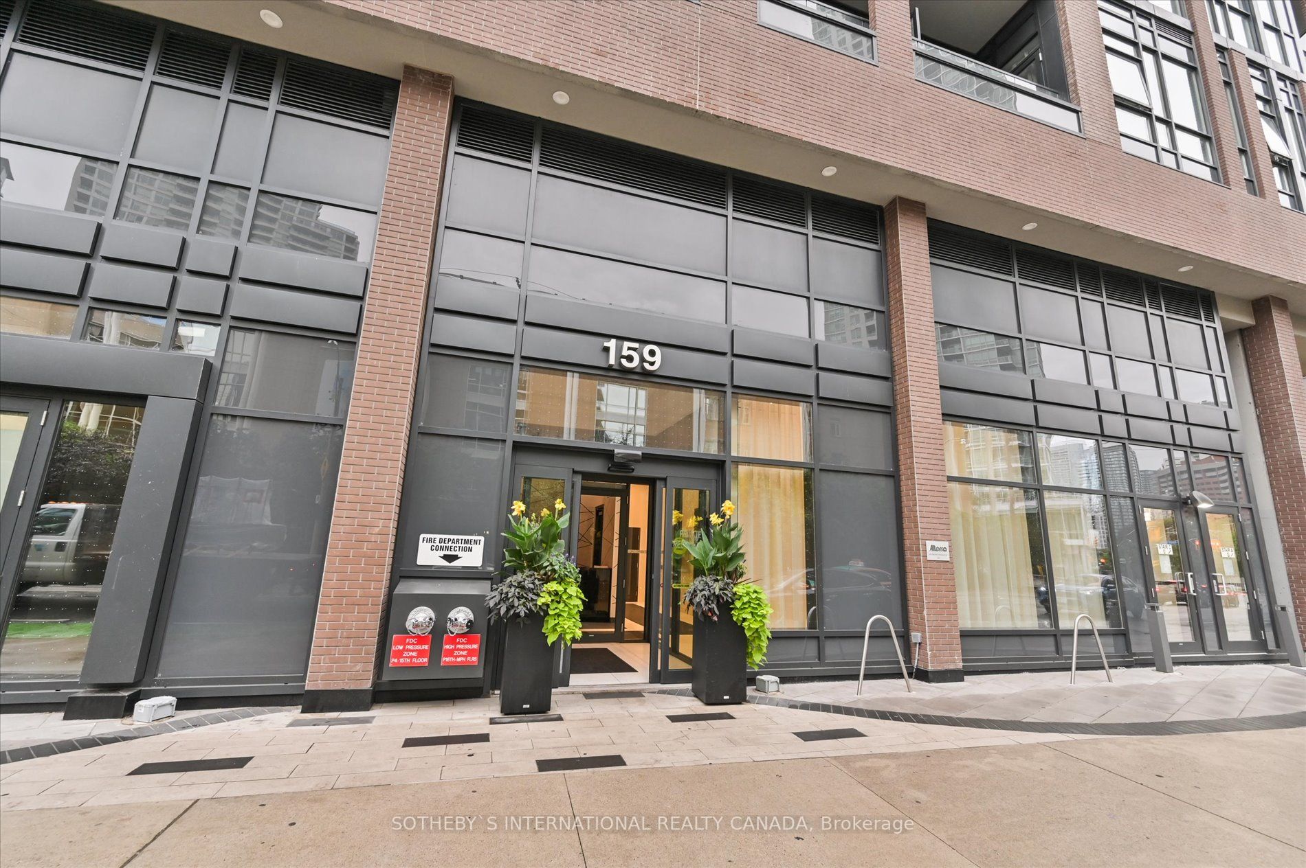 159 Wellesley St E, #1407