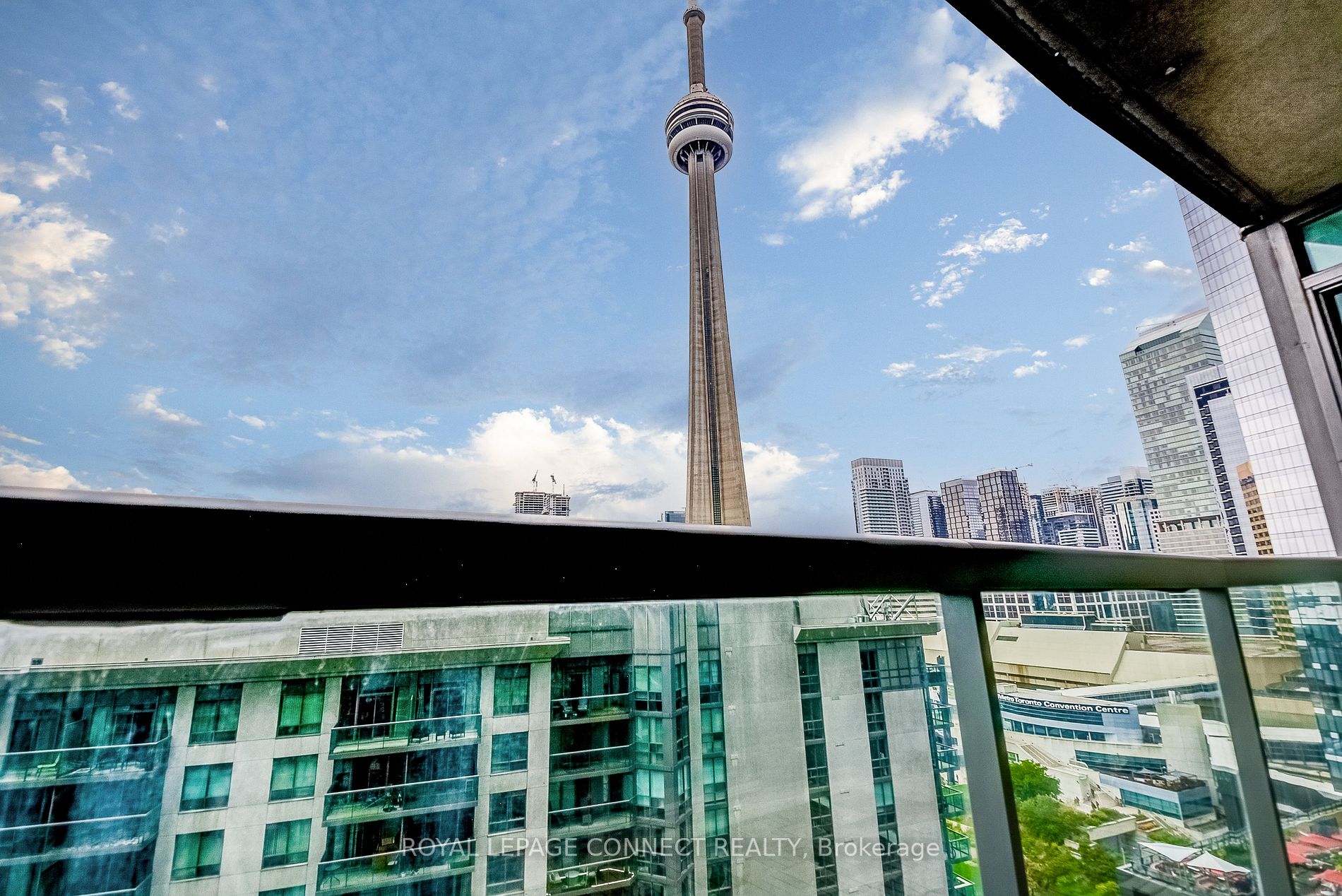 30 Grand Trunk Cres, #2112